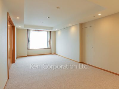 Living-Dining ※Photo of the same layout on 34 floor. Decoration and fixture may differ.