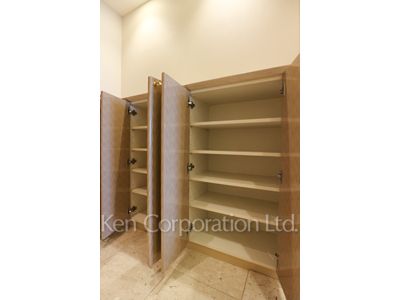 Shoes Closet ※Photo of the same layout on 34 floor. Decoration and fixture may differ.