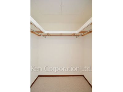 Closet ※Photo of the same layout on 25 floor. Decoration and fixture may differ.