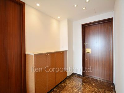 Entrance ※Photo of the same layout on 25 floor. Decoration and fixture may differ.