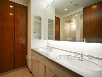 Powder Room ※Photo of the same layout on 25 floor. Decoration and fixture may differ.