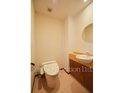Lavatory ※Photo of the same layout on 25 floor. Decoration and fixture may differ.