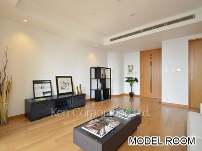 Living-Dining ※Photo of the same layout on 24 floor. Decoration and fixture may differ.