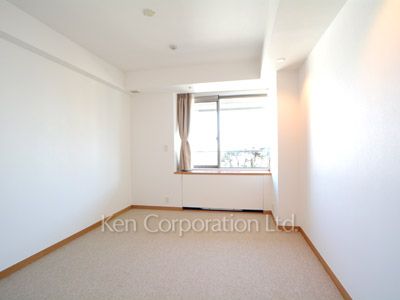 Bedroom ※Photo of the same layout on 21 floor. Decoration and fixture may differ.