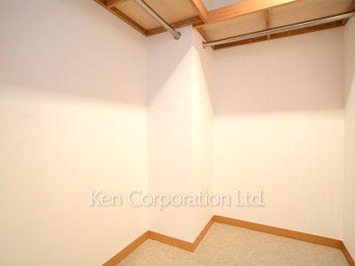 Closet ※Photo of the same layout on 21 floor. Decoration and fixture may differ.