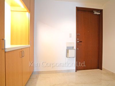 Entrance ※Photo of the same layout on 21 floor. Decoration and fixture may differ.