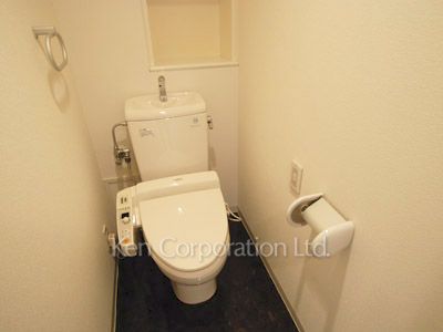 Lavatory ※Photo of the same layout on 2 floor. Decoration and fixture may differ.