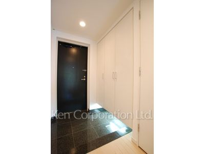 Entrance ※Photo of the same layout on 2 floor. Decoration and fixture may differ.