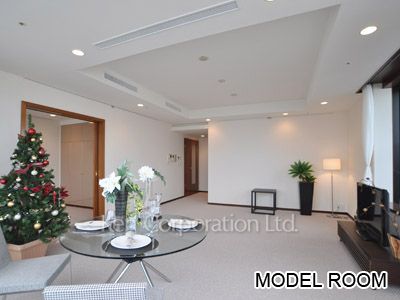 Living-Dining ※Photo of the same layout on 26 floor. Decoration and fixture may differ.