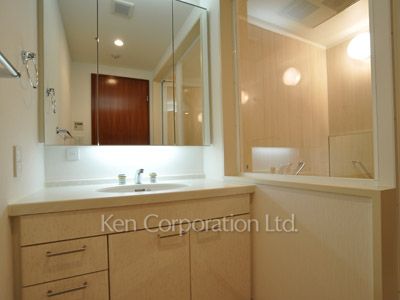 Powder Room ※Photo of the same layout on 26 floor. Decoration and fixture may differ.