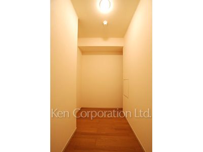 Closet ※Photo of the same layout on 2 floor. Decoration and fixture may differ.