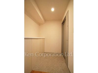 Entrance ※Photo of the same layout on 2 floor. Decoration and fixture may differ.