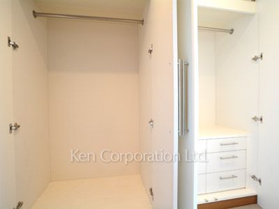 Closet ※Photo of the same layout on 15 floor. Decoration and fixture may differ.