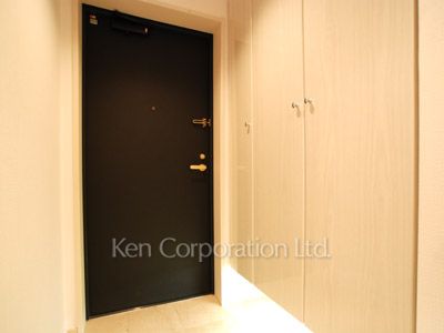 Entrance ※Photo of the same layout on 4 floor. Decoration and fixture may differ.