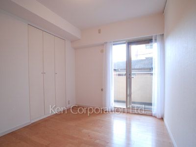 Bedroom ※Photo of the same layout on 4 floor. Decoration and fixture may differ.