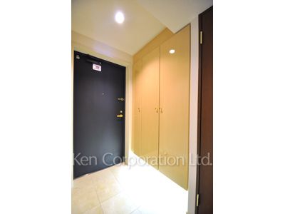 Entrance ※Photo of the same layout on 16 floor. Decoration and fixture may differ.