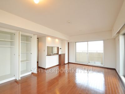 Living-Dining ※Photo of the same layout on 16 floor. Decoration and fixture may differ.