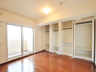 Bedroom ※Photo of the same layout on 16 floor. Decoration and fixture may differ.