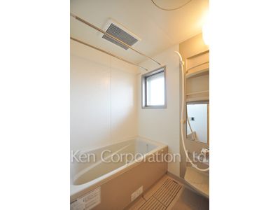 Bath ※Photo of the same layout on 16 floor. Decoration and fixture may differ.
