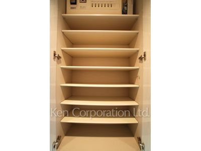 Shoes Closet ※Photo of the same layout on 14 floor. Decoration and fixture may differ.