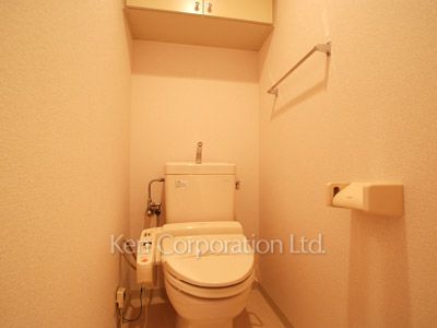 Lavatory ※Photo of the same layout on 14 floor. Decoration and fixture may differ.