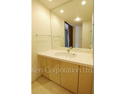 Powder Room ※Photo of the same layout on 13 floor. Decoration and fixture may differ.