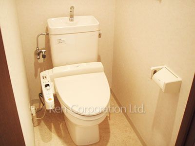 Lavatory ※Photo of the same layout on 13 floor. Decoration and fixture may differ.