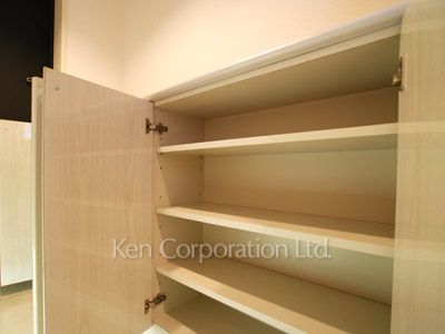 Shoes Closet ※Photo of the same layout on 11 floor. Decoration and fixture may differ.