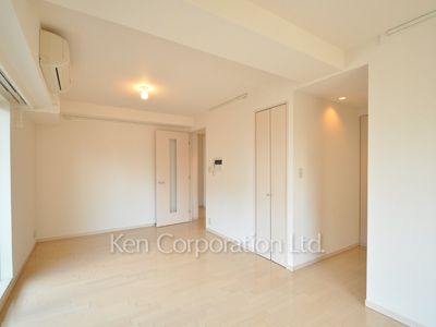 Living-Dining ※Photo of the same layout on 11 floor. Decoration and fixture may differ.