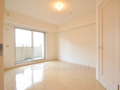 Bedroom ※Photo of the same layout on 11 floor. Decoration and fixture may differ.