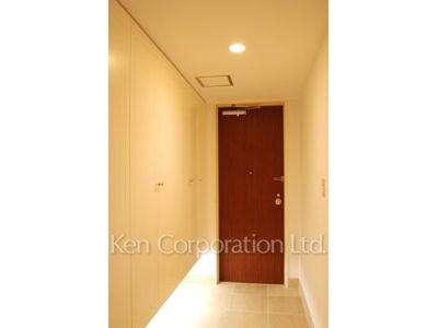 Entrance ※Photo of the same layout on 1 floor. Decoration and fixture may differ.
