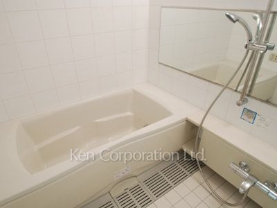 Bath ※Photo of the same layout on 1 floor. Decoration and fixture may differ.