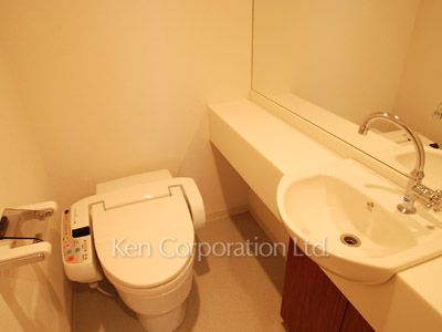 Lavatory ※Photo of the same layout on 1 floor. Decoration and fixture may differ.