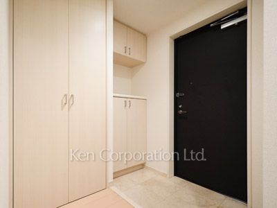 Entrance ※Photo of the same layout on 2 floor. Decoration and fixture may differ.