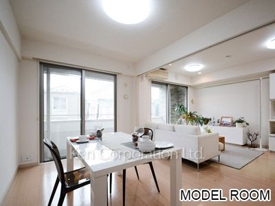 Living-Dining ※Photo of the same layout on 2 floor. Decoration and fixture may differ.