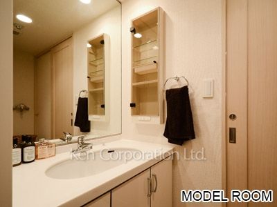 Powder Room ※Photo of the same layout on 2 floor. Decoration and fixture may differ.