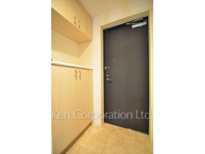 Entrance ※Photo of the same layout on 2 floor. Decoration and fixture may differ.