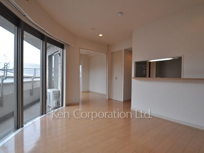 Living-Dining ※Photo of the same layout on 2 floor. Decoration and fixture may differ.
