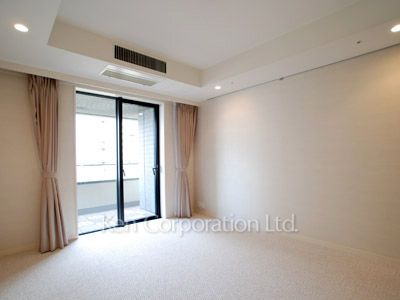 Bedroom ※Photo of the same layout on 13 floor. Decoration and fixture may differ.
