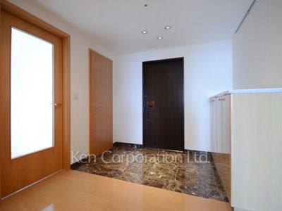 Entrance ※Photo of the same layout on 23 floor. Decoration and fixture may differ.