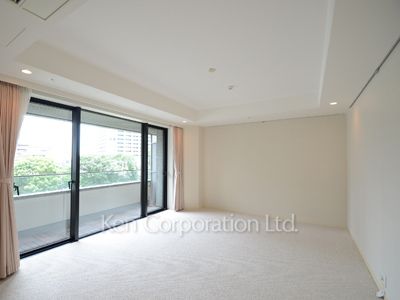 Bedroom ※Photo of the same layout on 7 floor. Decoration and fixture may differ.