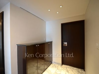 Entrance ※Photo of the same layout on 7 floor. Decoration and fixture may differ.
