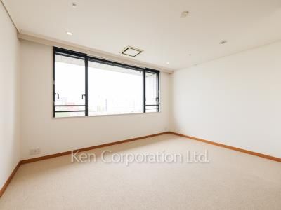 Kitchen ※Photo of the same layout on 3 floor. Decoration and fixture may differ.