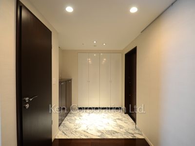 Entrance ※Photo of the same layout on 21 floor. Decoration and fixture may differ.