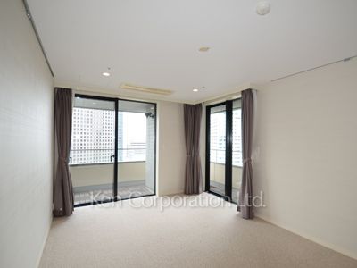 Other Room ※Photo of the same layout on 21 floor. Decoration and fixture may differ.