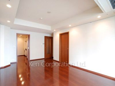 Living-Dining ※Photo of the same layout on 17 floor. Decoration and fixture may differ.