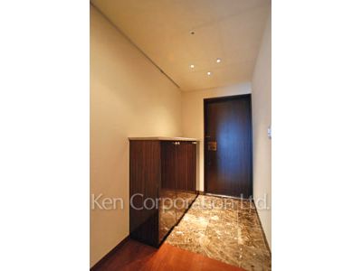Entrance ※Photo of the same layout on 17 floor. Decoration and fixture may differ.