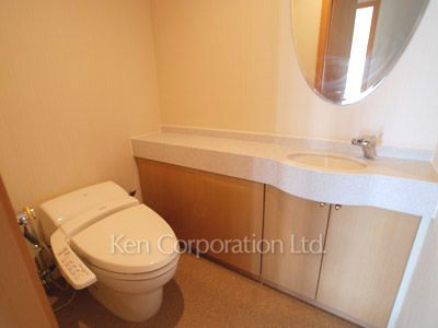 Lavatory ※Photo of the same layout on 21 floor. Decoration and fixture may differ.