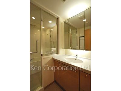 Powder Room ※Photo of the same layout on 21 floor. Decoration and fixture may differ.