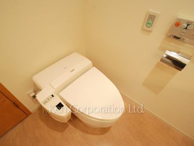 Lavatory ※Photo of the same layout on 19 floor. Decoration and fixture may differ.